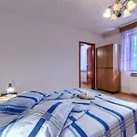 펜션 Jakov By Interhome *