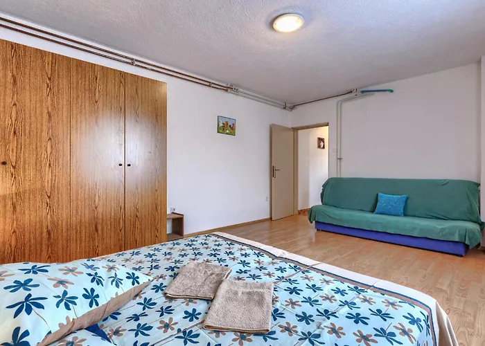 Jakov By Interhome