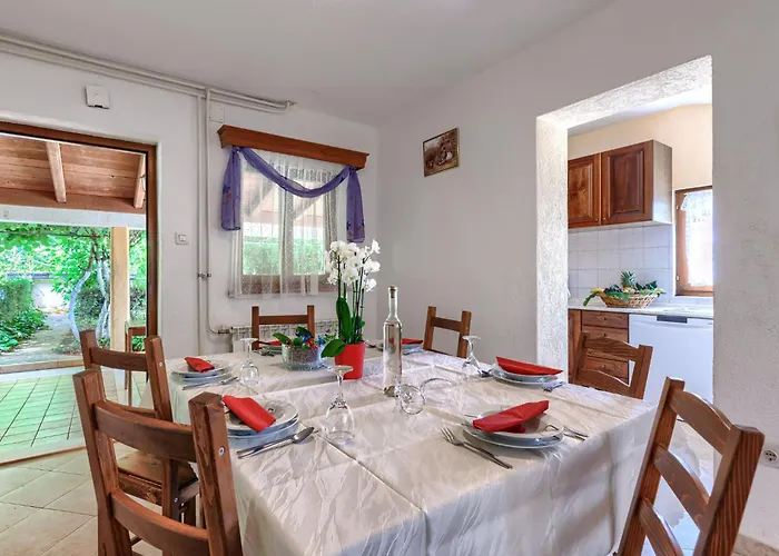 Jakov By Interhome *