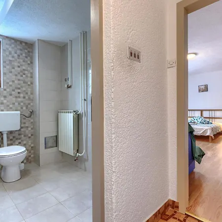 Jakov By Interhome *