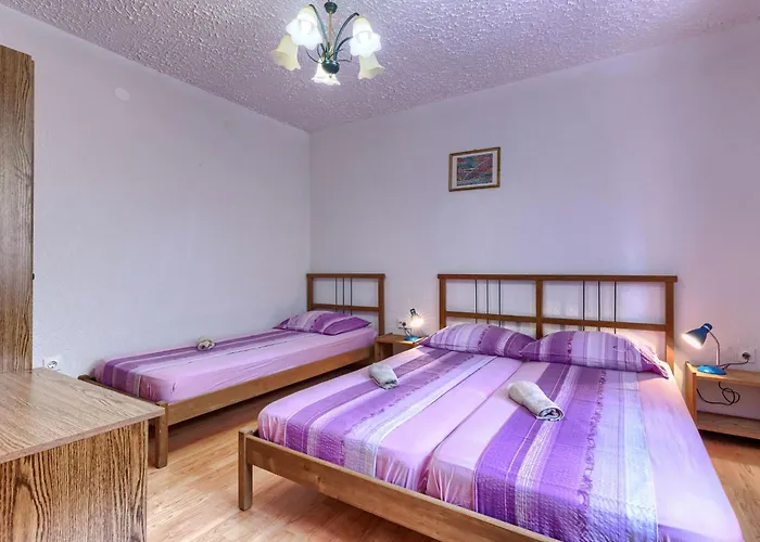 Jakov By Interhome *